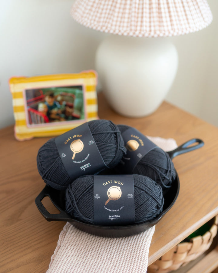 black dk merino wool yarn for knitting