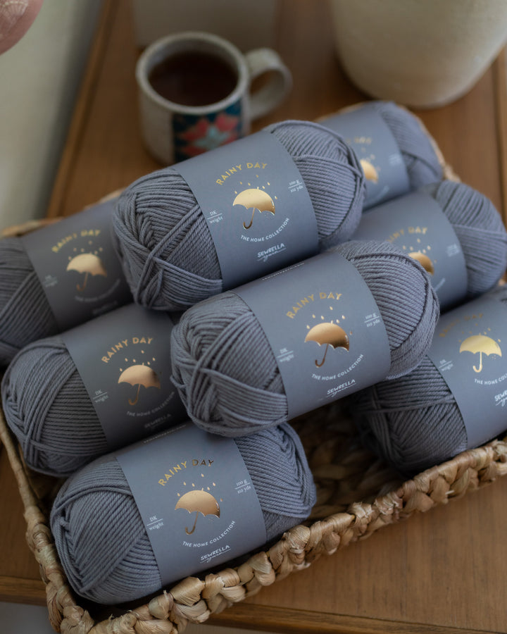 dark gray merino wool yarn for knitting