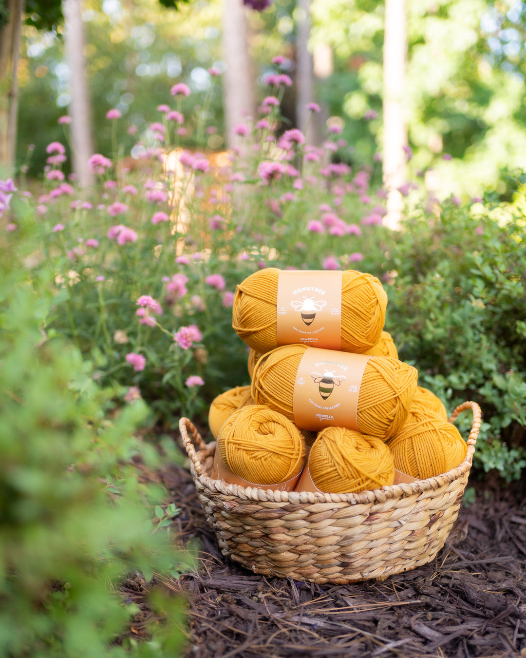 golden yellow dk merino wool yarn