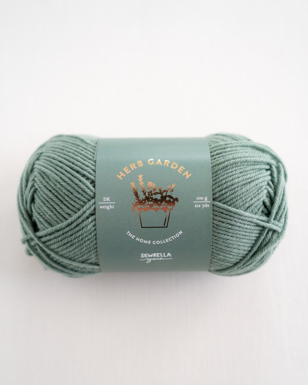 soft sage green dk weight merino wool yarn