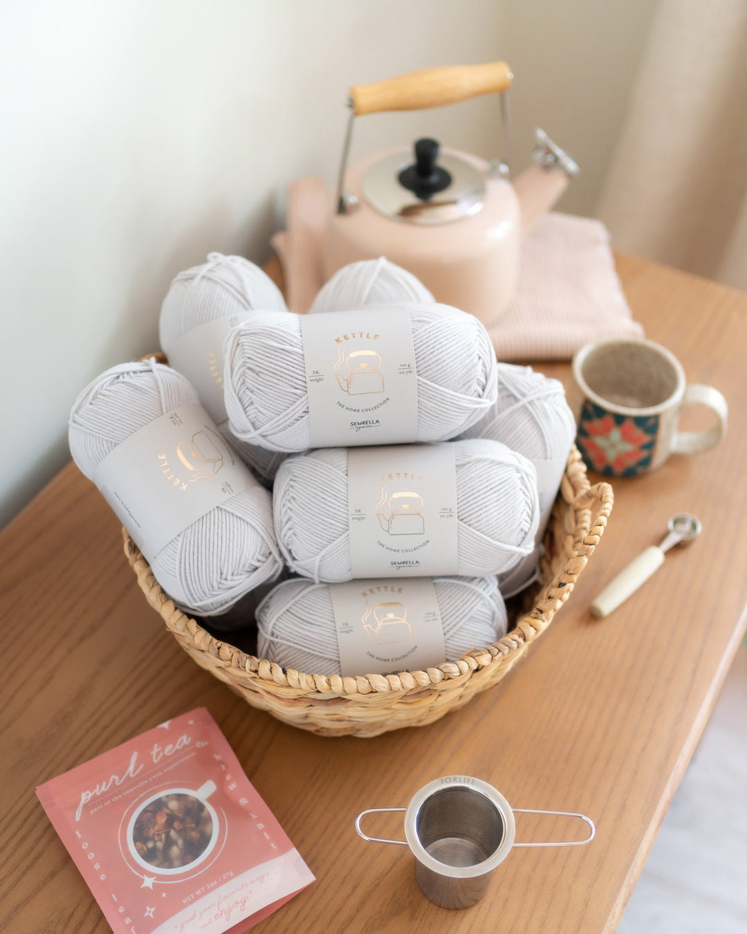 light grey dk weight merino wool yarn
