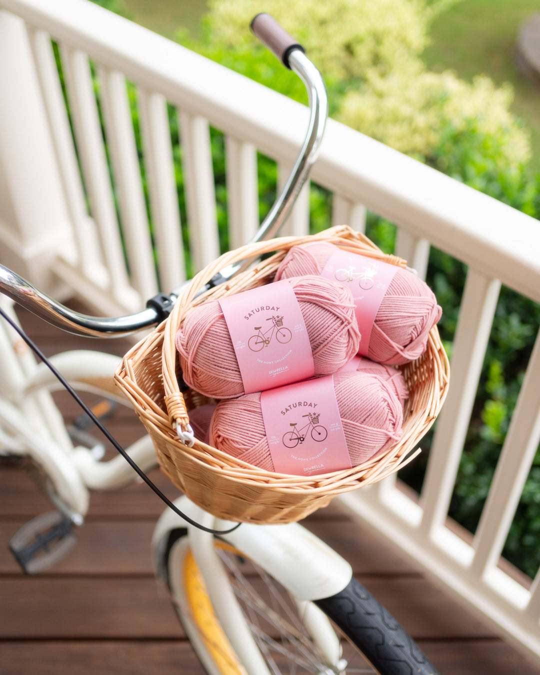 pastel strawberry pink dk merino wool yarn